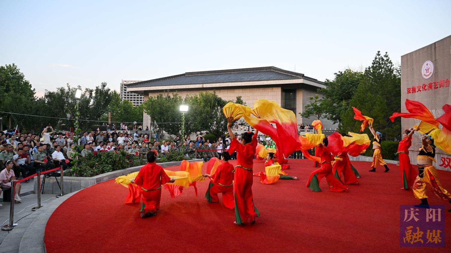 【攝影報(bào)道】慶陽(yáng)雙擁文化月活動(dòng)暨慶祝八一建軍節(jié)雙擁文藝晚會(huì)火熱上演