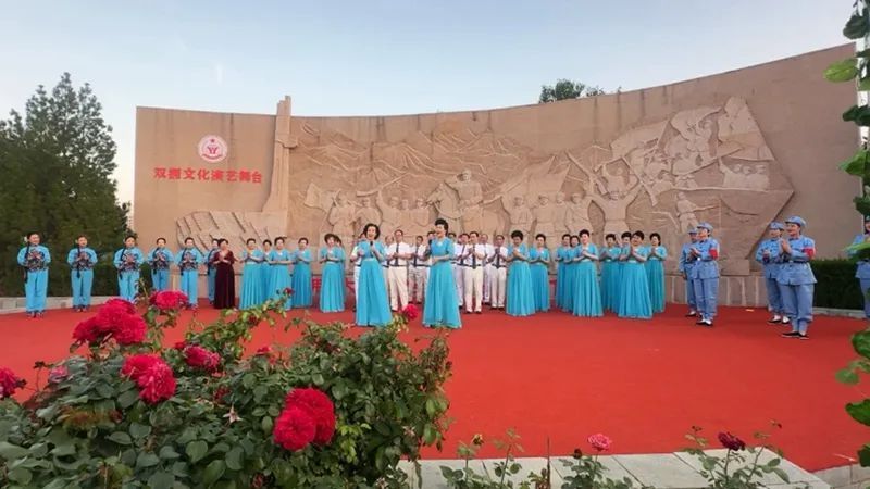 慶陽(yáng)市西峰區(qū)聯(lián)合舉辦慶?！鞍艘弧苯ㄜ姽?jié)雙擁文藝晚會(huì)